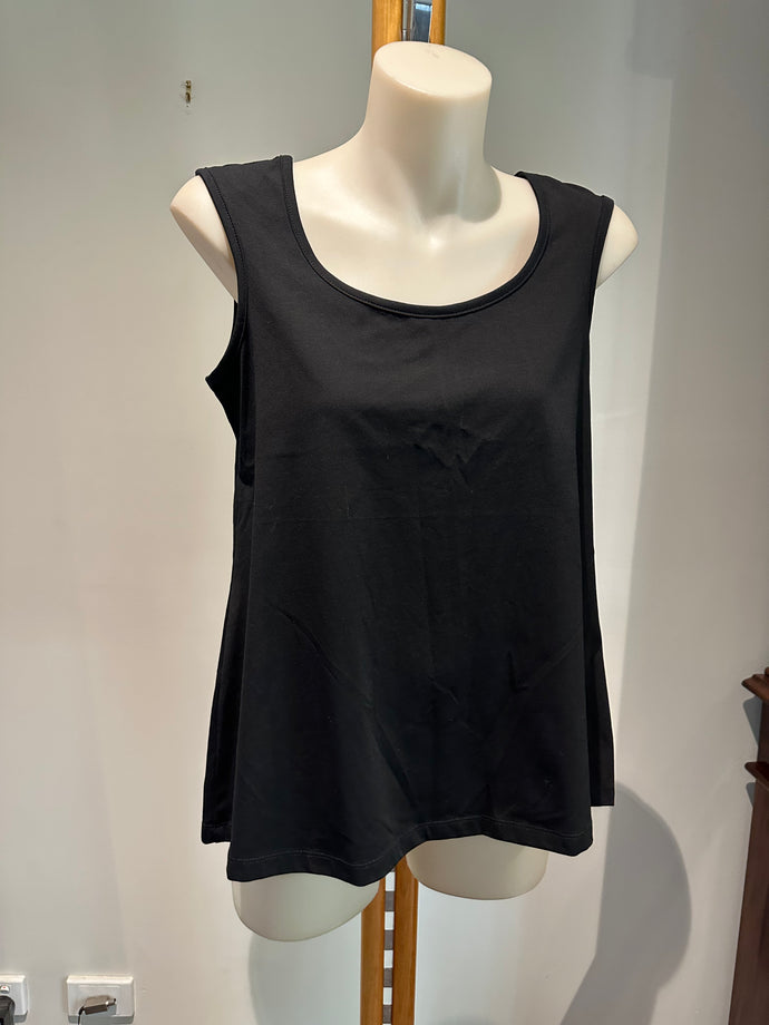 CORDELIA ST Scoop Must Have Tank Top - Black