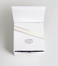 Load image into Gallery viewer, ECOYA Grand Celebration Candle - White Musk &amp; Vanilla
