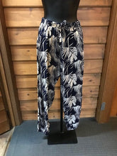 Load image into Gallery viewer, CLARA KAY Relaxed Pant - Navy/Cream
