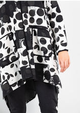 Load image into Gallery viewer, MARCO POLO Block Moon Coat - Black/White
