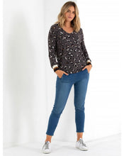 Load image into Gallery viewer, MARCO POLO Cuff Trim Tee - Water Lily print
