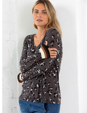 Load image into Gallery viewer, MARCO POLO Cuff Trim Tee - Water Lily print
