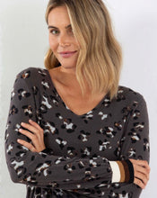 Load image into Gallery viewer, MARCO POLO Cuff Trim Tee - Water Lily print
