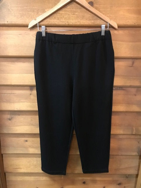 PRIVILEGE Crop Pant - Black